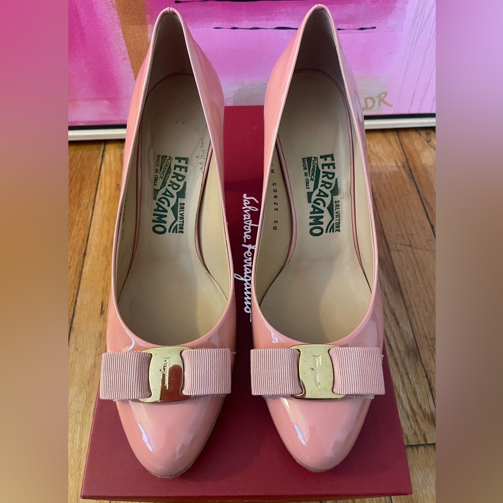 Ferragamo Carla 70 Bow-Detailed Blush Patent Leather pumps